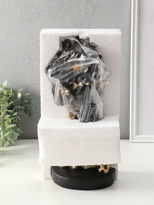 Бюст полистоун «Девушка с цветком, в наряде в клетку», чёрный, 13.3×12.3×29.5 см