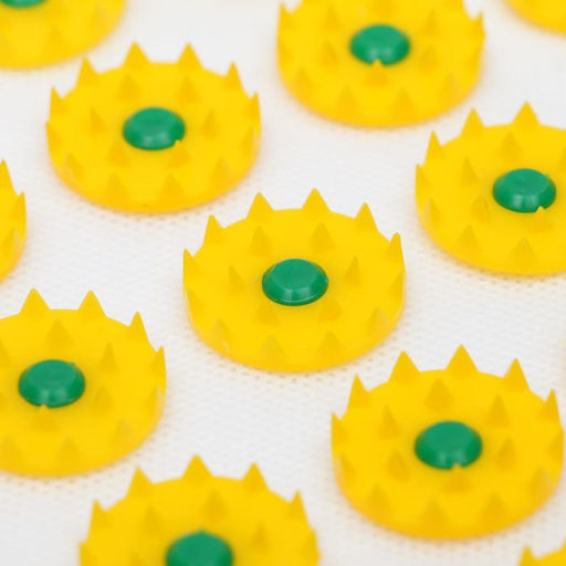 Цена за 2 шт. Аппликатор «Кузнецова», 70 колючек, спантекс, 23×32 см, жёлтый.