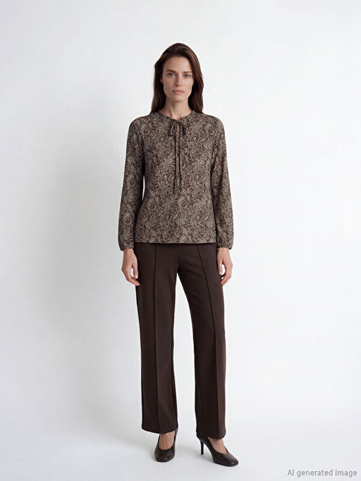 Ba?lamal? Yaka Desenli Bluz