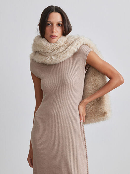 Dik Yaka Belden Oturtmal? Elbise