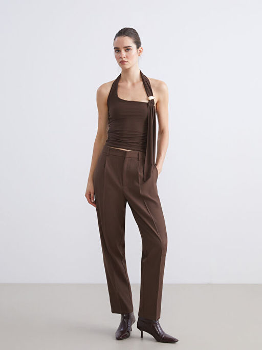 Halter Yaka Toka Detayl? B?zg?l? Bluz