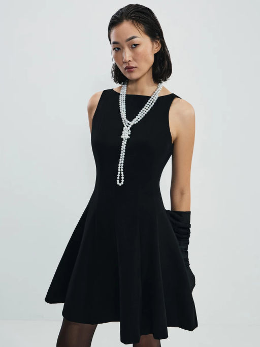 Платье мини приталенного силуэта / Zarina