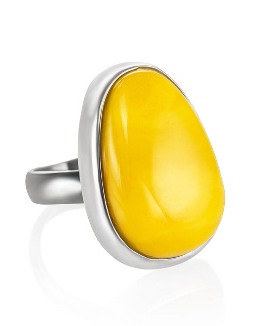 Кольцо Глянец со вставкой из медового янтаря в форме капли