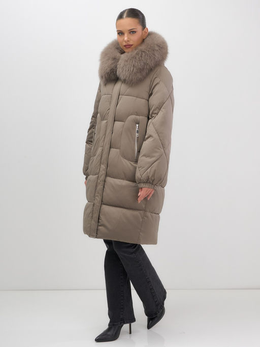 Пальто зимнее утепленное с мехом и капюшоном тренд коричневого цвета 7629K - Visdeer фото 4