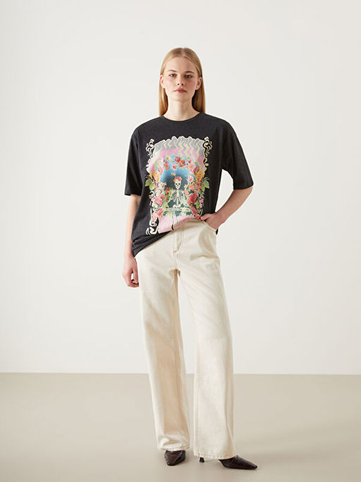 Bisiklet Yaka Bask?l? Oversize Kad?n Ti??rt