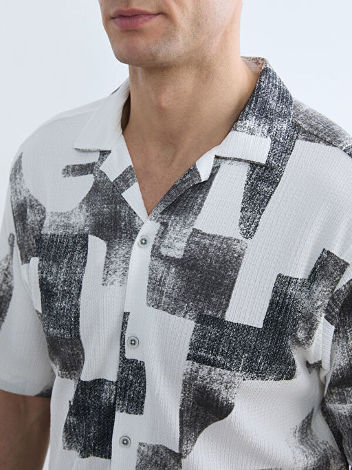 Regular Fit Resort Yaka Desenli Erkek G?mlek