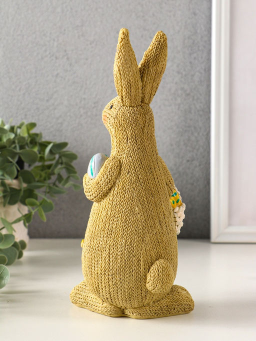 Фигурка полистоун Зайка вязанный с пасхальными яичками, 8?10.5?23 см