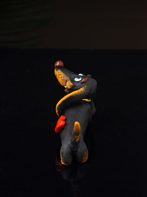 Фигурка полистоун «Такса счастливая», 4.5×9×4.3 см