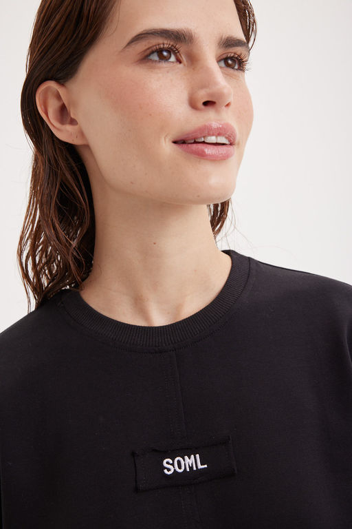 Футболка укороченная из плотного трикотажа "Уголь" женская