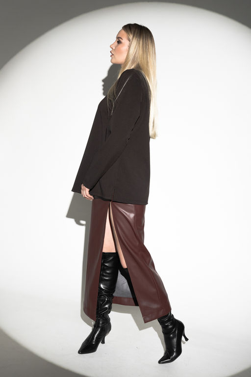 Лонгслив с V- образным вырезом