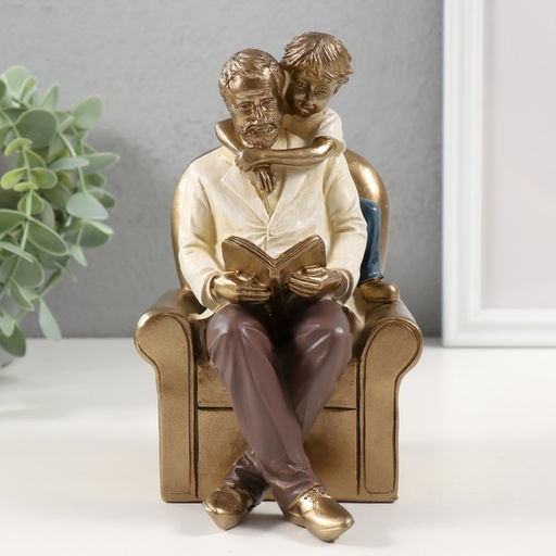 Фигурка полистоун «Уютный вечер с дедушкой за книгой», 13×10.5×16.5 см