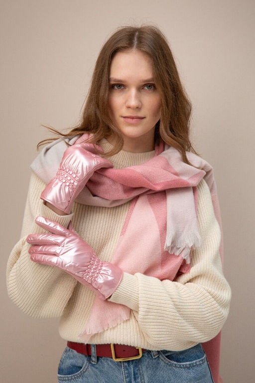 Перчатки нежно розового цвета из полиэстера