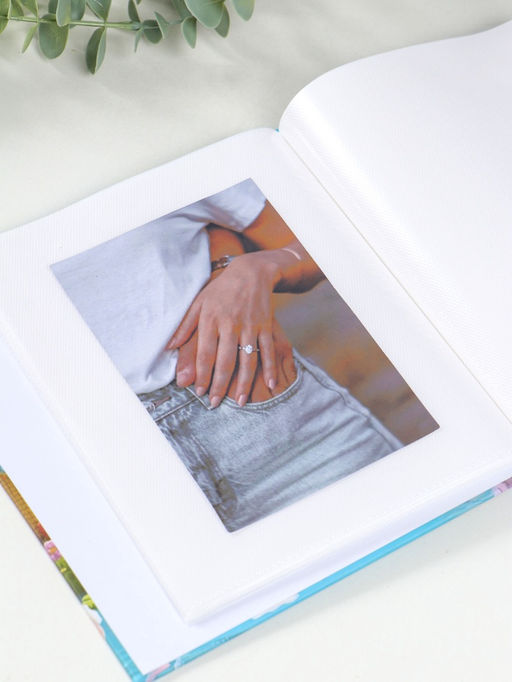 Фотоальбом на 100 фото 13х18 см "Вязаные домики у реки" в коробке 5х18х20,5 см