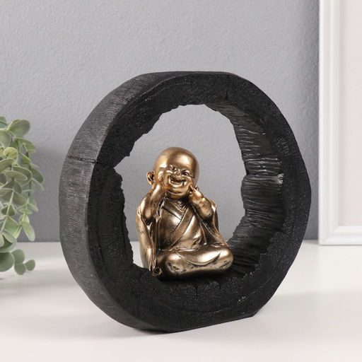 Фигурка полистоун «Маленький Хотей с ямочками, в арке из спила дерева», 6×21×19 см