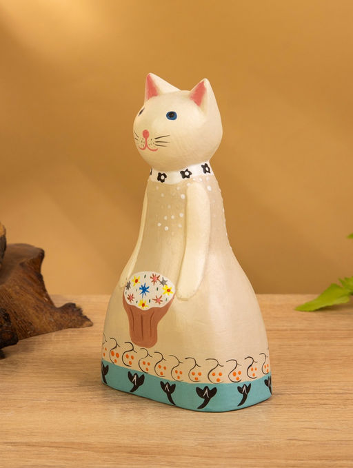Сувенир «Белая кошка в бежевом платье», 9×5×15.5 см, дерево