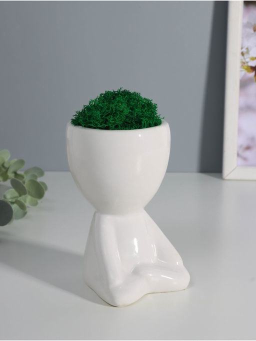 Стабилизированный мох в кашпо из керамики «Мистер Грин йог», 11.5×7×8 см, белый