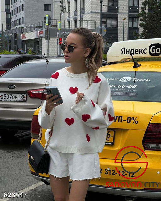 Свитер женский с сердцами