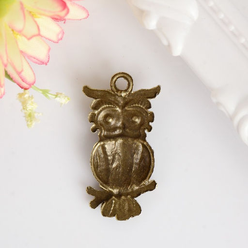 Цена за 12 шт. Металлический элемент, декоративная подвеска «Арт Узор. Сова на ветке», под латунь, 2.2×1.7 см