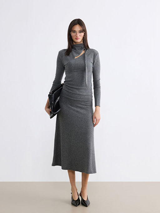 Ba?lamal? Yaka Kad?n Triko Kazak