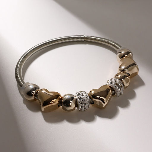 Браслет с шармами «Марджери», стразы, сердце, белый в серебре, d=6.5 см