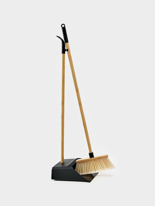 Щётка с совком Meli, бамбуковый держатель, 26×24×98 см, чёрная