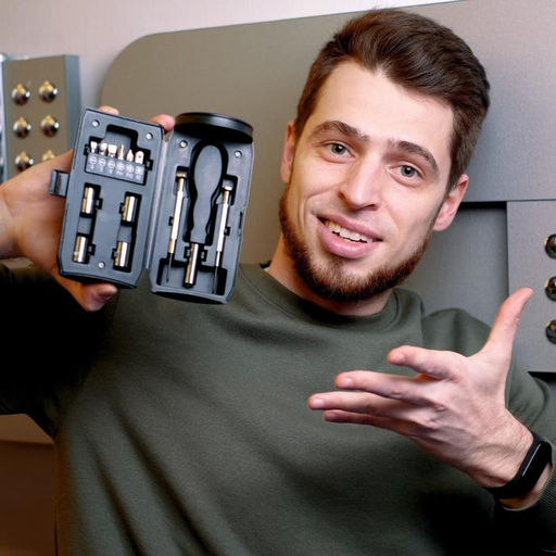 Подарочный набор инструментов в банке Мужик может всё, 13 предметов