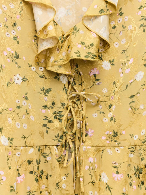 Блуза из вискозы с воланами / Zarina