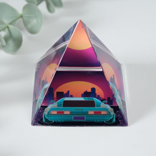Фигурка стекло пирамида «Вид на город», 6×6×6 см