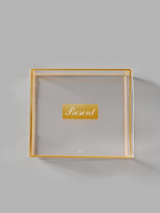 Подарочная коробка с тишью и гирляндой Present, 20 х 18 х 5 см