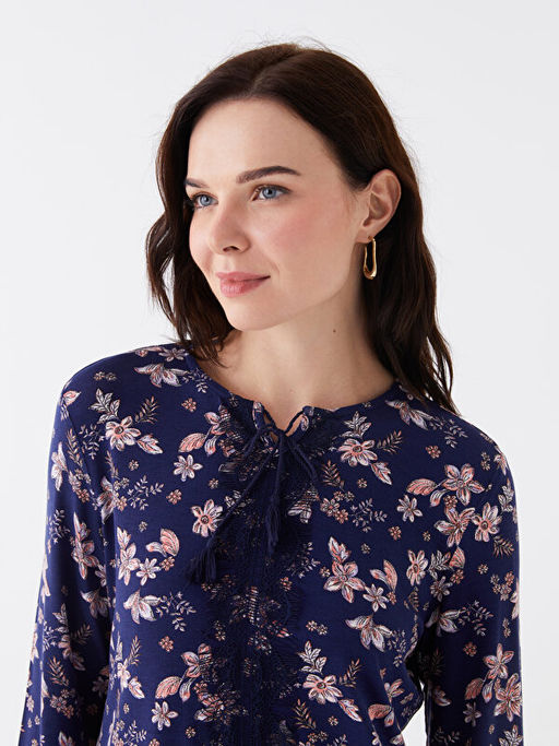 Ba?lamal? Yaka ?i?ekli Uzun Kollu Kad?n Bluz