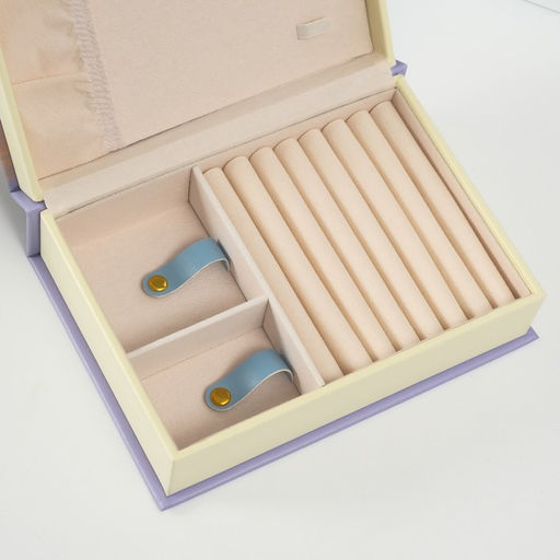 Шкатулка - книга для украшений «Прекрасные цветы», искусственная кожа, 15.5×21.5×7 см