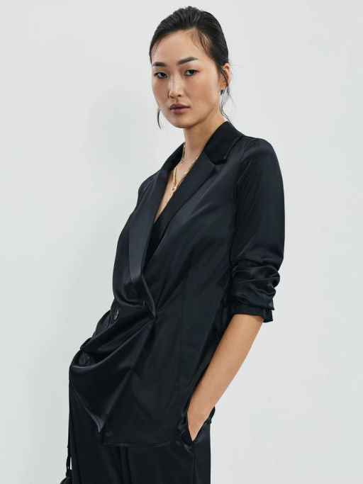 Атласная блузка с отложным воротником и поясом / Zarina