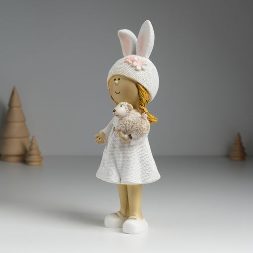 Фигурка полистоун «Девочка в шапке с ушками, с барашком», 8×6×22 см, МИКС