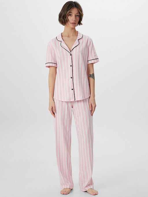 КОСТЮМ ЖЕНСКИЙ (ЖАКЕТ, БРЮКИ)