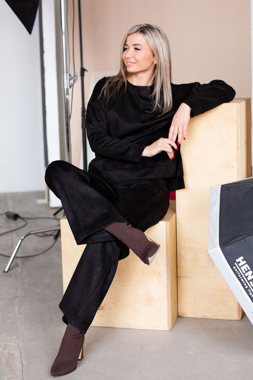 Костюм замшевый брючный 43043