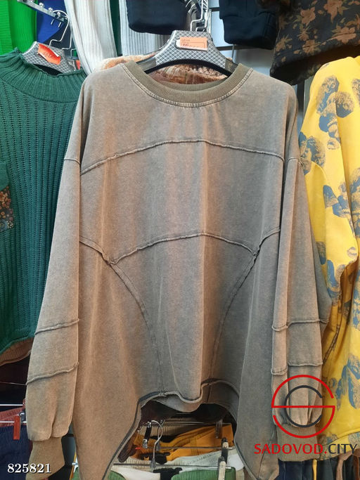 Свитшот женский с круглым вырезом