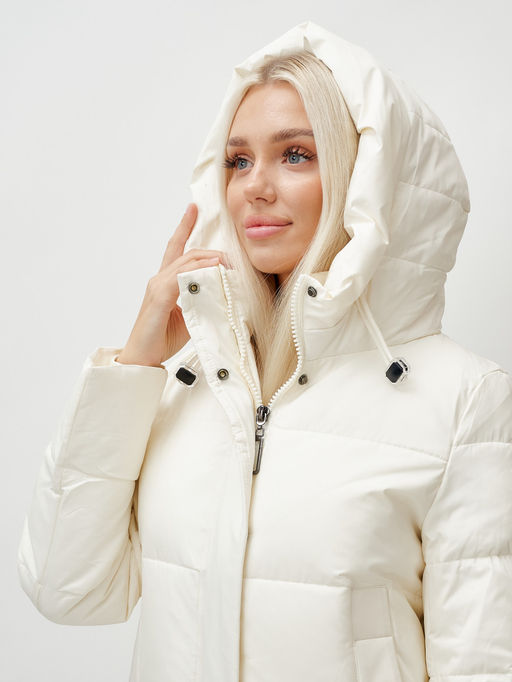 Пальто утепленное стеганное зимнее с капюшоном женское бежевого цвета 9608B