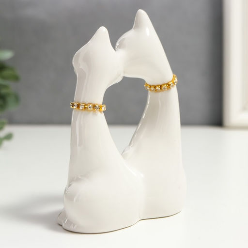 Фигурка керамика «Белые кот и кошка в цветок, ошейник из страз», 12×9×4.5 см