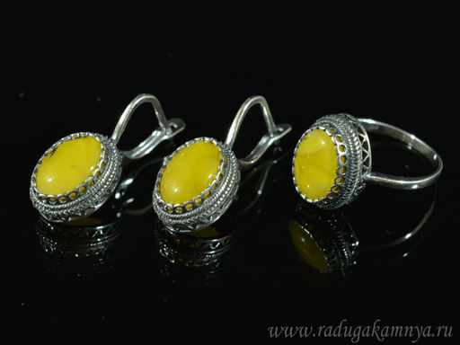 Кольцо Серьги с янтарем имитация размер 18