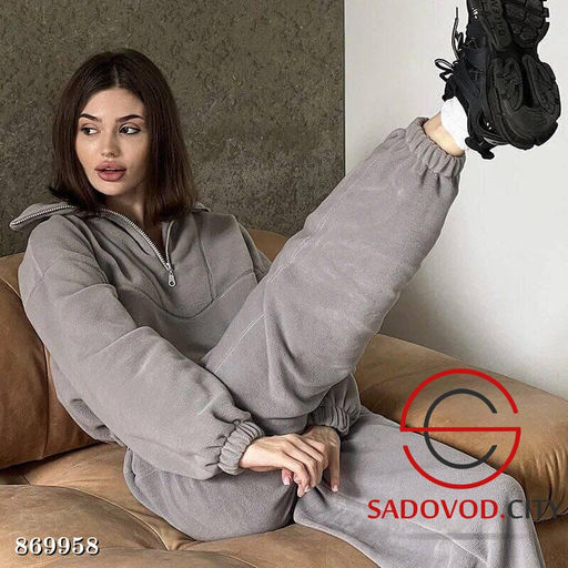 Спортивный костюм женский