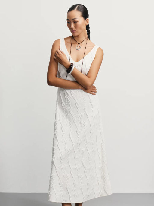 Фактурное платье прилегающего кроя / Zarina  фото 2