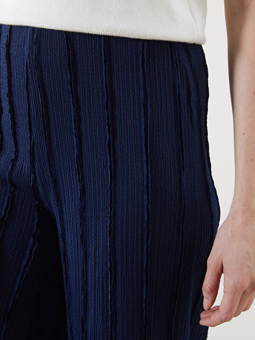 Beli Lastikli Dokulu Geni? Pa?a Kad?n Pantolon