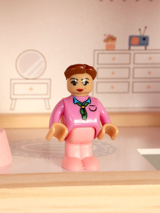 Кукольный домик с мебелью