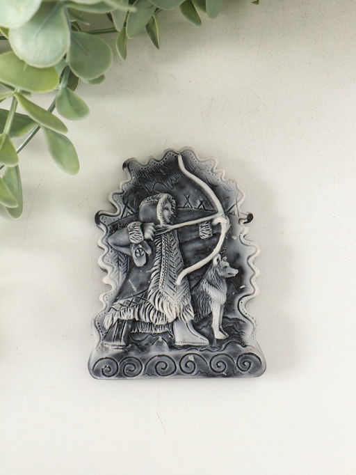 Магнит "Охотник с луком (барельеф)" 8 см