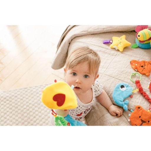 Растяжка - погремушка «Лучшие друзья» мягкая, на кроватку/коляску