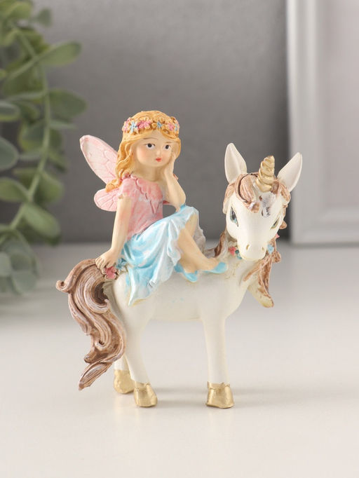 Фигурка полистоун Девочка-фея верхом на единороге, 8.5?5?10 см
