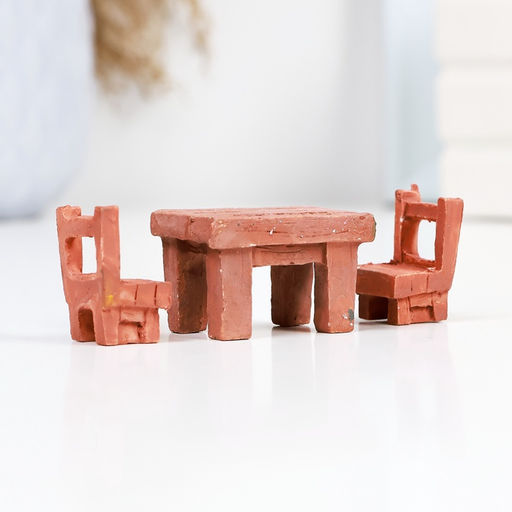 Набор фигурок полистоун TAKE IT EASY «Стол и стулья», 3 предмета, 2×2×2 см