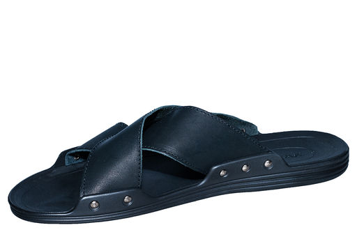 Шлепки из натуральной кожи