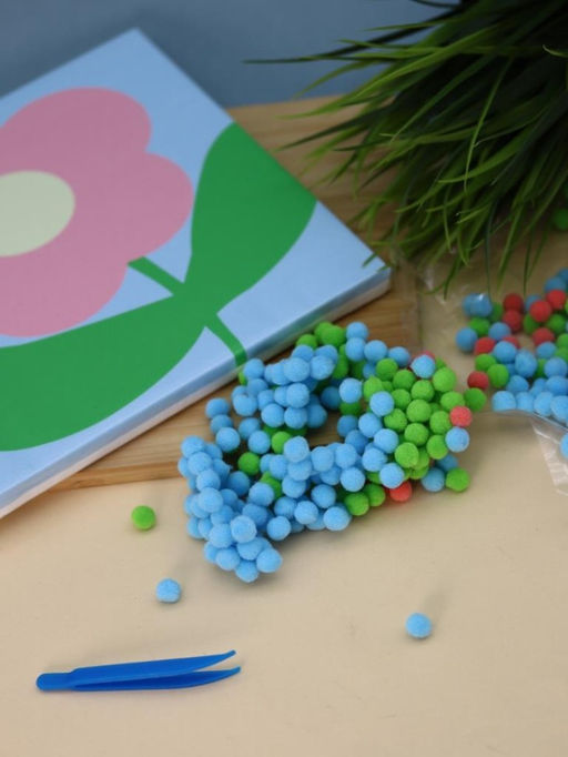 Картина из помпонов на подрамнике Draw Me! Flower, (20 х 20 см)