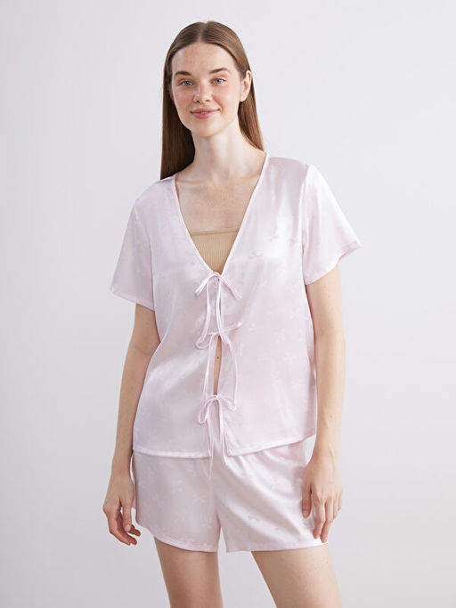 Fiyonk Desenli Saten Kad?n ?ortlu Pijama Tak?m?